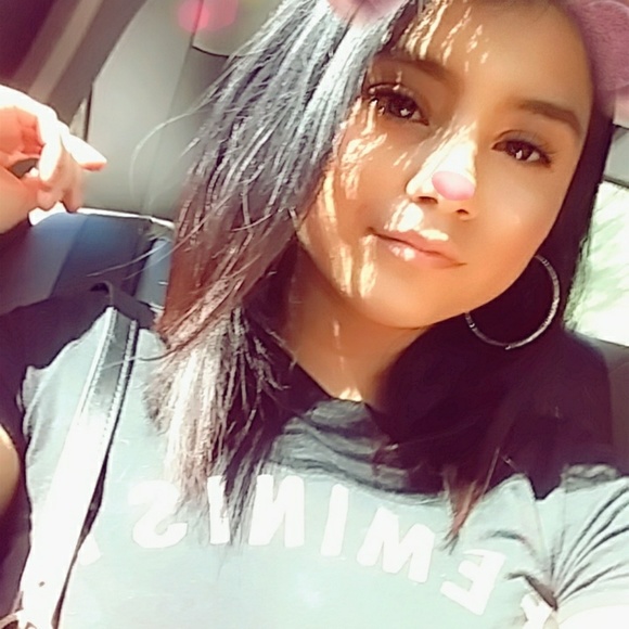 Meet your Posher, Monica. - Picture 3 of 3